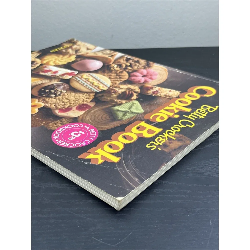 Betty Crockers Cookie Book Paperback Vintage Baking Recipes ACCEPTABLE